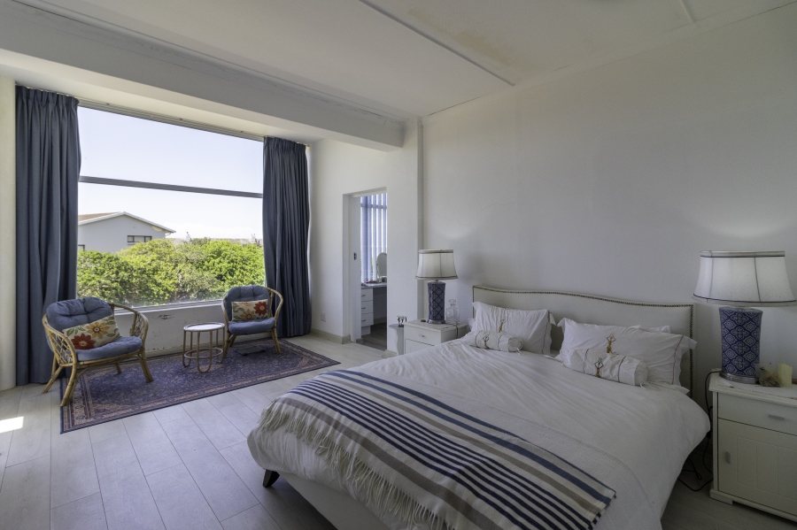 7 Bedroom Property for Sale in West Beach Eastern Cape